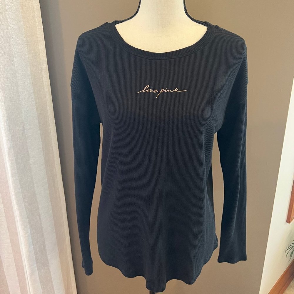 PINK Victoria's Secret Black Waffle Knit Cursive Shirt, Size Medium